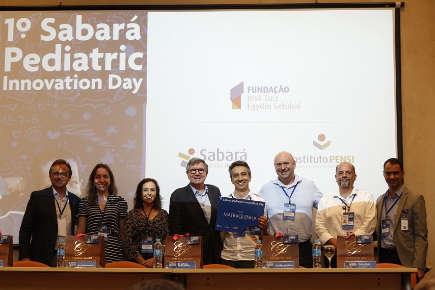 Foto dos participantes e jurados do 1º Sabará Pediatric Innovation Day